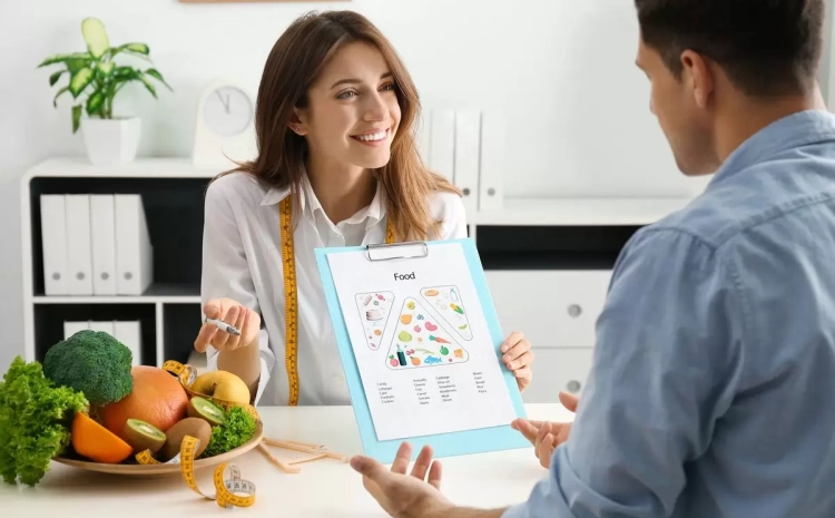  The Simple Lifestyle Fixes a Dietician Suggests for Office-Goers